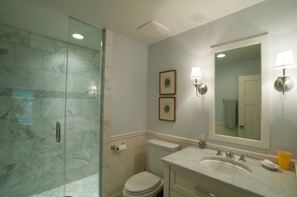 LakeGenevaMasterBath_MEMR Lake Geneva Full Bath